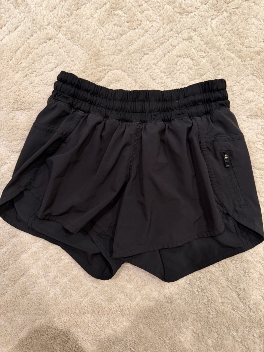 Lululemon Hotty Hot Shorts - size 4